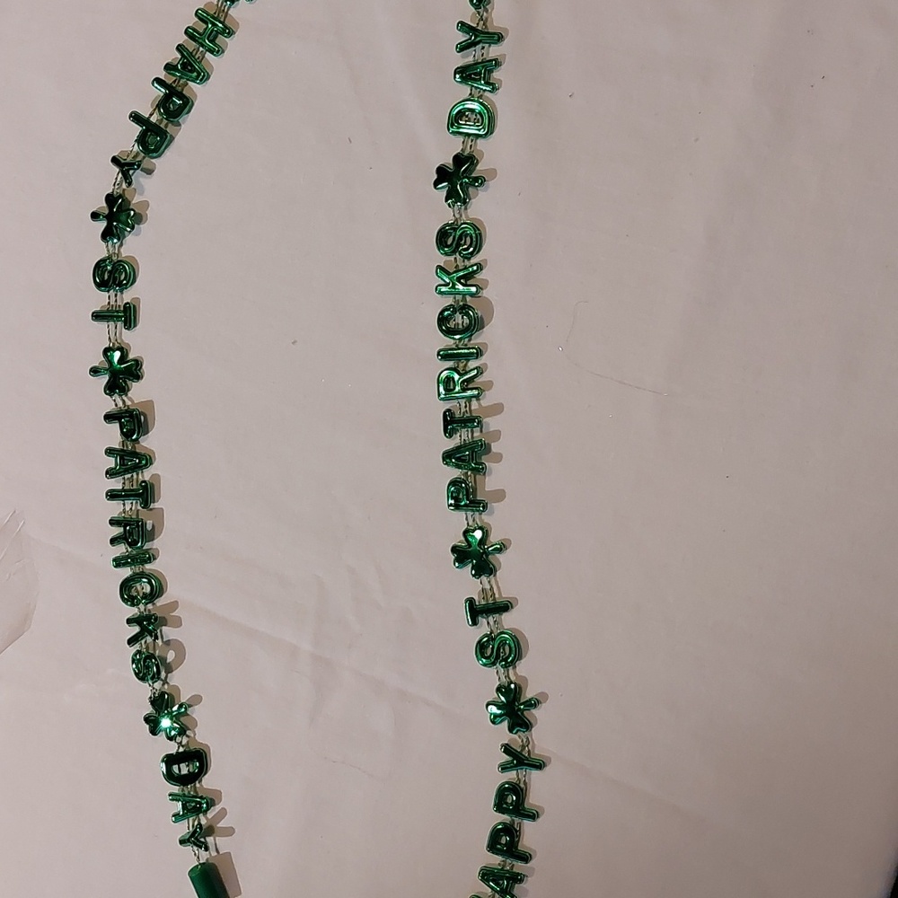 St Patrick's Day Party In A Box EUC - Picture 7 of 11